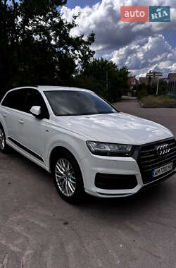 Внедорожник / Кроссовер Audi Q7 2017 в Житомире