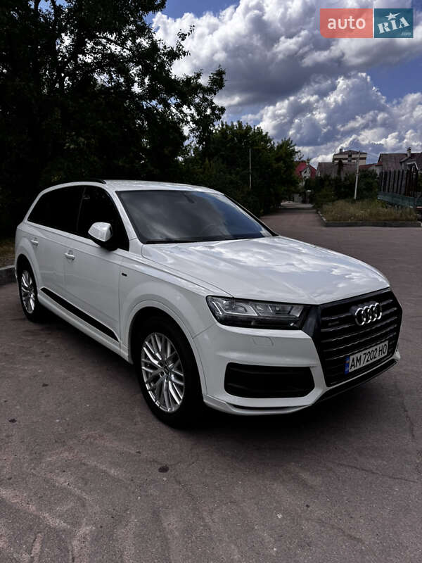 Позашляховик / Кросовер Audi Q7 2017 в Житомирі