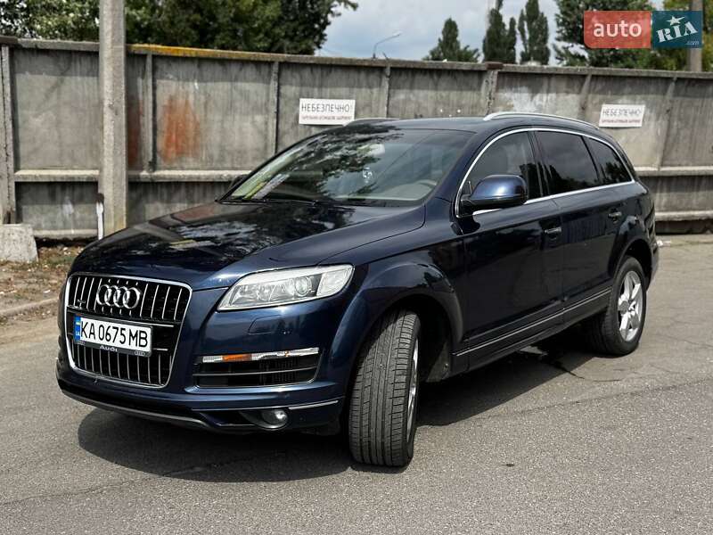 Внедорожник / Кроссовер Audi Q7 2013 в 