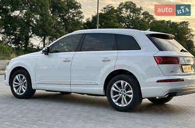 Позашляховик / Кросовер Audi Q7 2018 в 