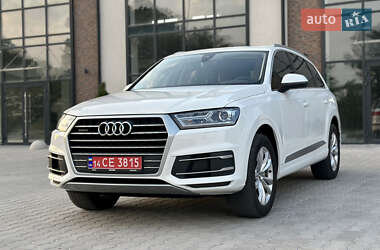 Позашляховик / Кросовер Audi Q7 2018 в 