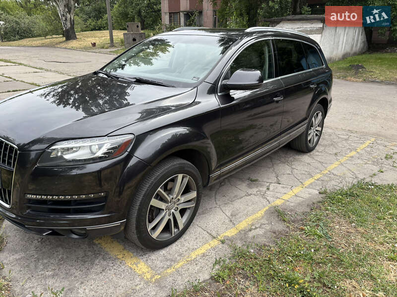 Позашляховик / Кросовер Audi Q7 2014 в Кам'янському