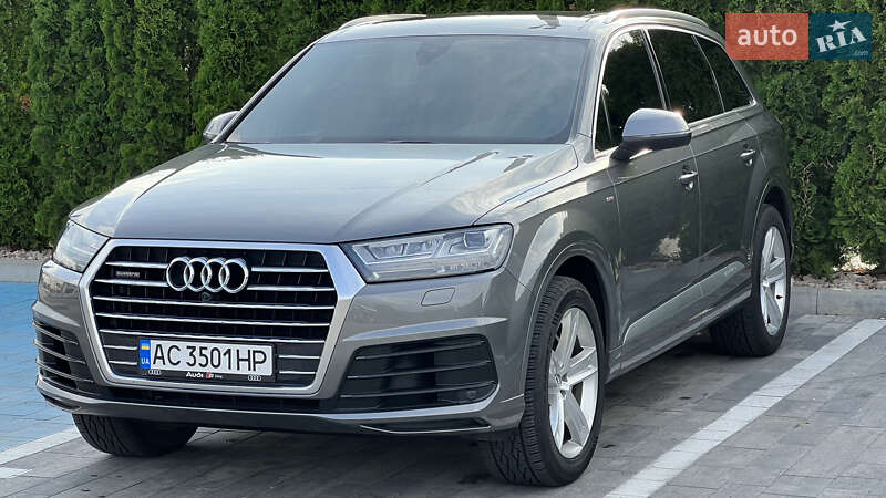 Позашляховик / Кросовер Audi Q7 2016 в Луцьку