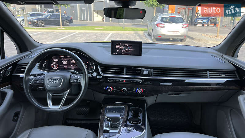 Позашляховик / Кросовер Audi Q7 2016 в Луцьку