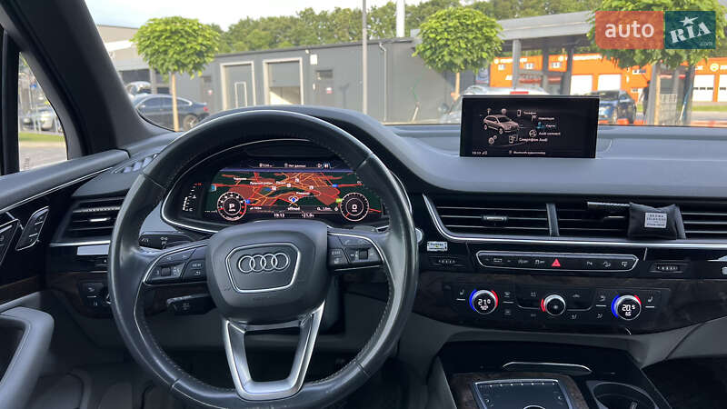 Позашляховик / Кросовер Audi Q7 2016 в Луцьку