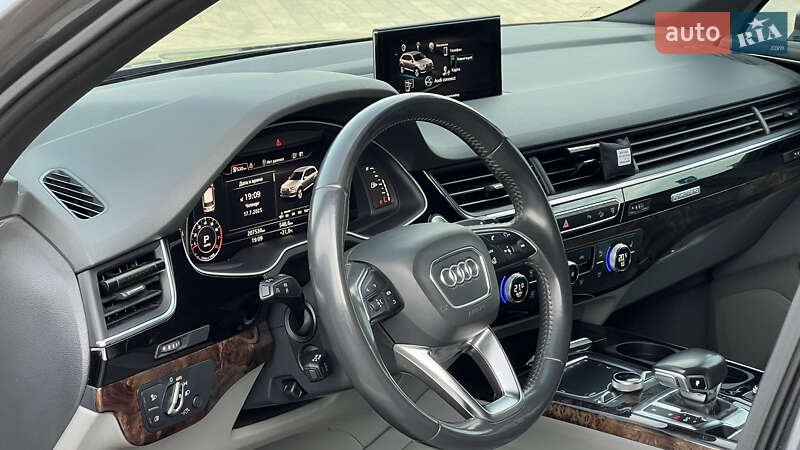 Позашляховик / Кросовер Audi Q7 2016 в Луцьку