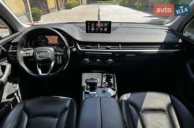 Внедорожник / Кроссовер Audi Q7 2015 в 