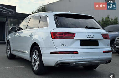 Внедорожник / Кроссовер Audi Q7 2016 в 