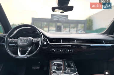 Внедорожник / Кроссовер Audi Q7 2016 в 