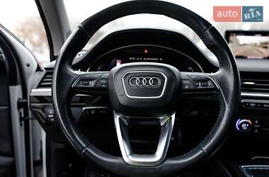 Позашляховик / Кросовер Audi Q7 2018 в 