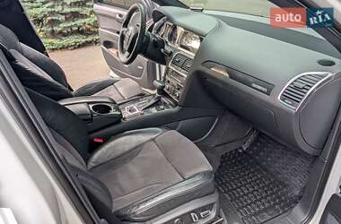 Позашляховик / Кросовер Audi Q7 2011 в 