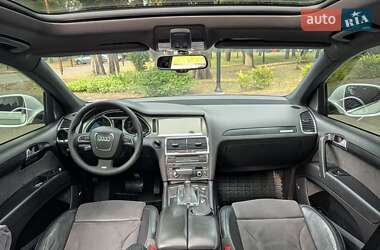 Позашляховик / Кросовер Audi Q7 2011 в 