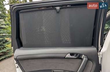 Позашляховик / Кросовер Audi Q7 2011 в 