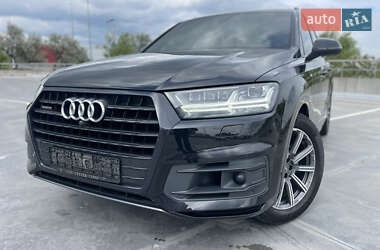 Позашляховик / Кросовер Audi Q7 2019 в 