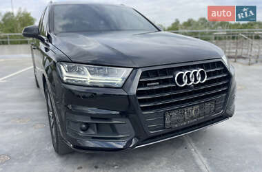 Позашляховик / Кросовер Audi Q7 2019 в 