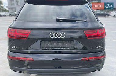 Позашляховик / Кросовер Audi Q7 2019 в 
