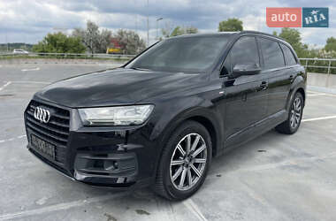 Позашляховик / Кросовер Audi Q7 2019 в 