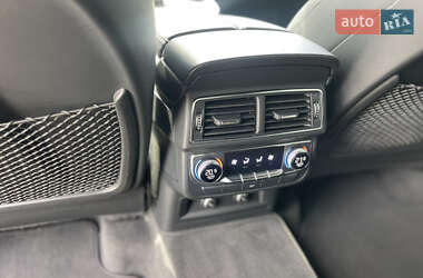 Позашляховик / Кросовер Audi Q7 2019 в 