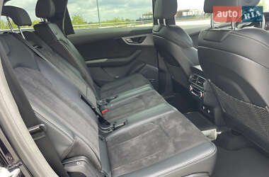Позашляховик / Кросовер Audi Q7 2019 в 