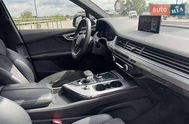 Позашляховик / Кросовер Audi Q7 2019 в 
