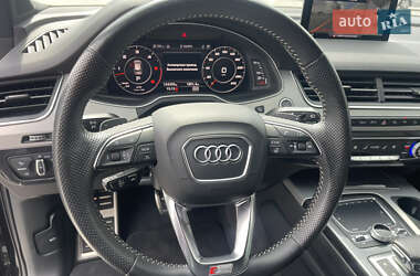 Позашляховик / Кросовер Audi Q7 2019 в 