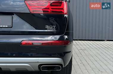 Позашляховик / Кросовер Audi Q7 2016 в 