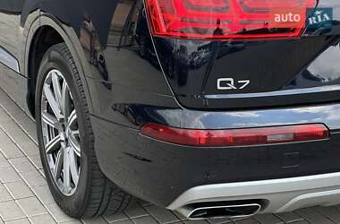 Позашляховик / Кросовер Audi Q7 2016 в 