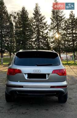 Внедорожник / Кроссовер Audi Q7 2007 в 