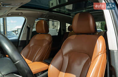 Внедорожник / Кроссовер Audi Q7 2016 в 