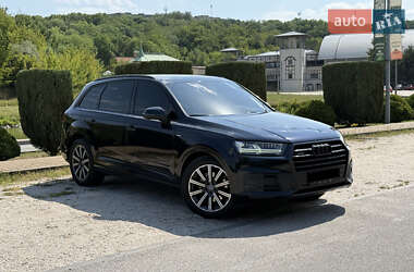 Внедорожник / Кроссовер Audi Q7 2016 в 