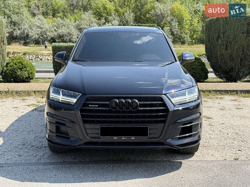 Позашляховик / Кросовер Audi Q7 2016 в Дніпрі