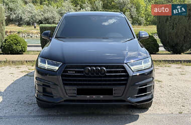 Внедорожник / Кроссовер Audi Q7 2016 в 