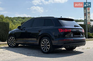 Внедорожник / Кроссовер Audi Q7 2016 в 