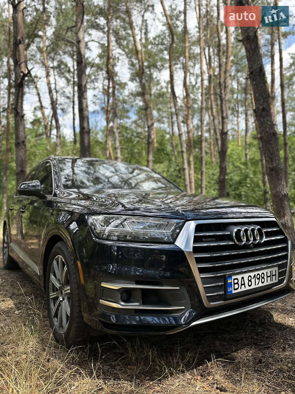 Позашляховик / Кросовер Audi Q7 2017 в Олександрії
