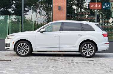 Позашляховик / Кросовер Audi Q7 2018 в 