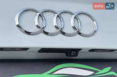 Позашляховик / Кросовер Audi Q7 2018 в 