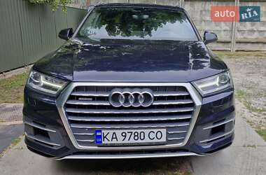 Внедорожник / Кроссовер Audi Q7 2016 в 
