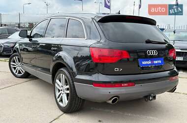 Позашляховик / Кросовер Audi Q7 2007 в 