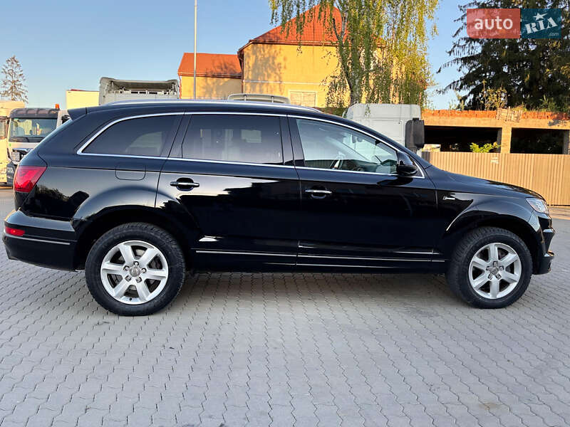 Позашляховик / Кросовер Audi Q7 2015 в Хусті