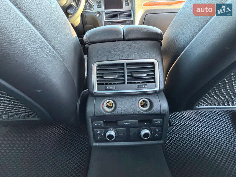 Позашляховик / Кросовер Audi Q7 2015 в Хусті