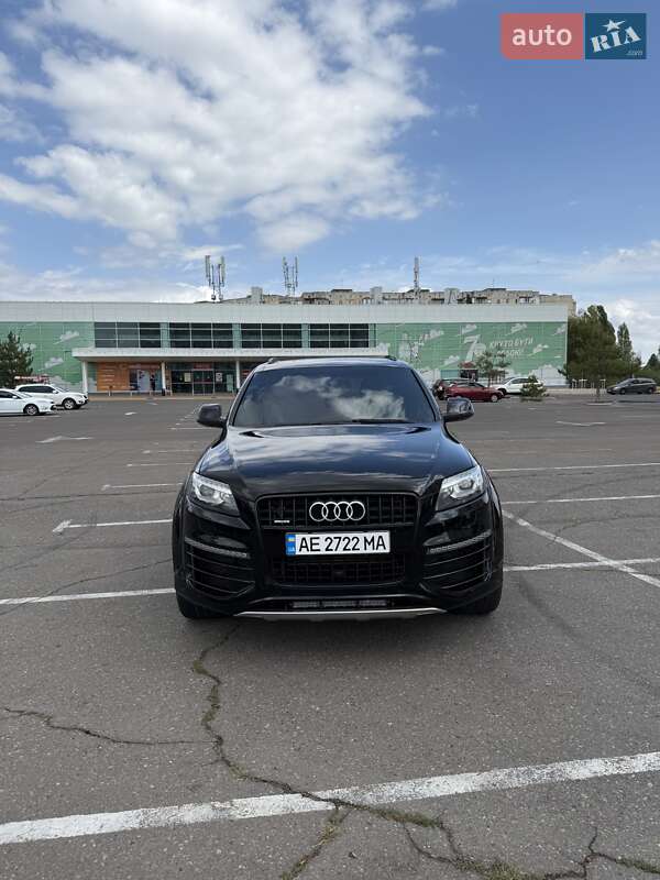 Позашляховик / Кросовер Audi Q7 2014 в 