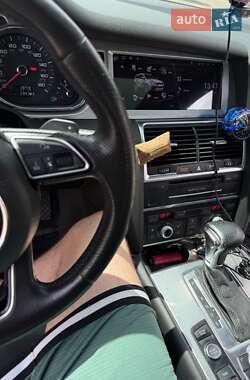 Позашляховик / Кросовер Audi Q7 2014 в 