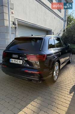 Внедорожник / Кроссовер Audi Q7 2017 в 