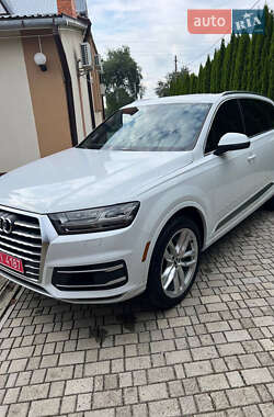 Позашляховик / Кросовер Audi Q7 2017 в 