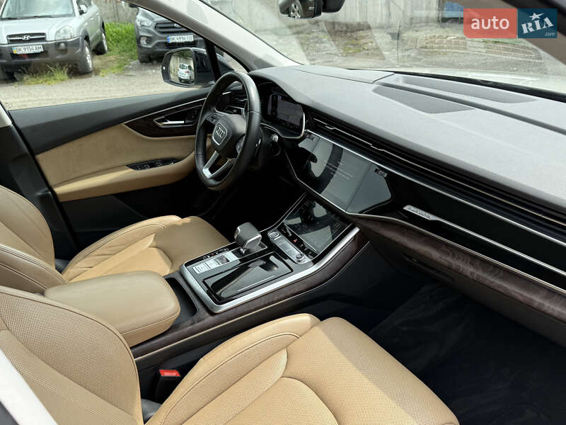 Внедорожник / Кроссовер Audi Q7 2021 в Ровно