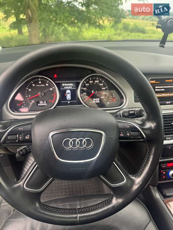 Позашляховик / Кросовер Audi Q7 2015 в Чернівцях