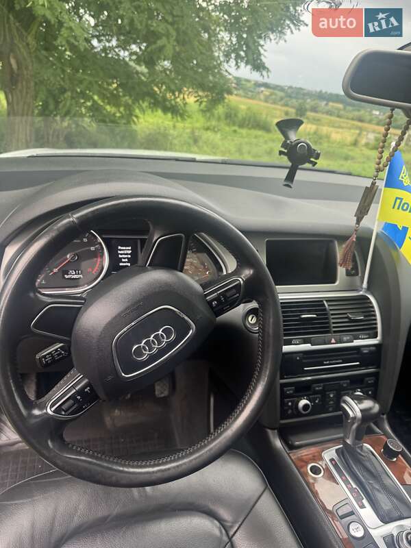 Позашляховик / Кросовер Audi Q7 2015 в Чернівцях