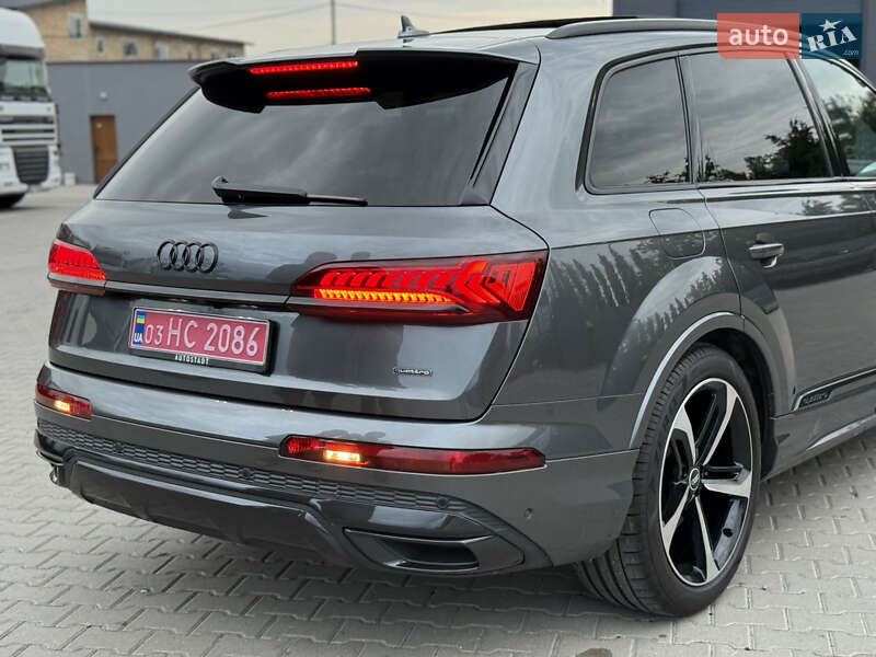Внедорожник / Кроссовер Audi Q7 2020 в Ровно