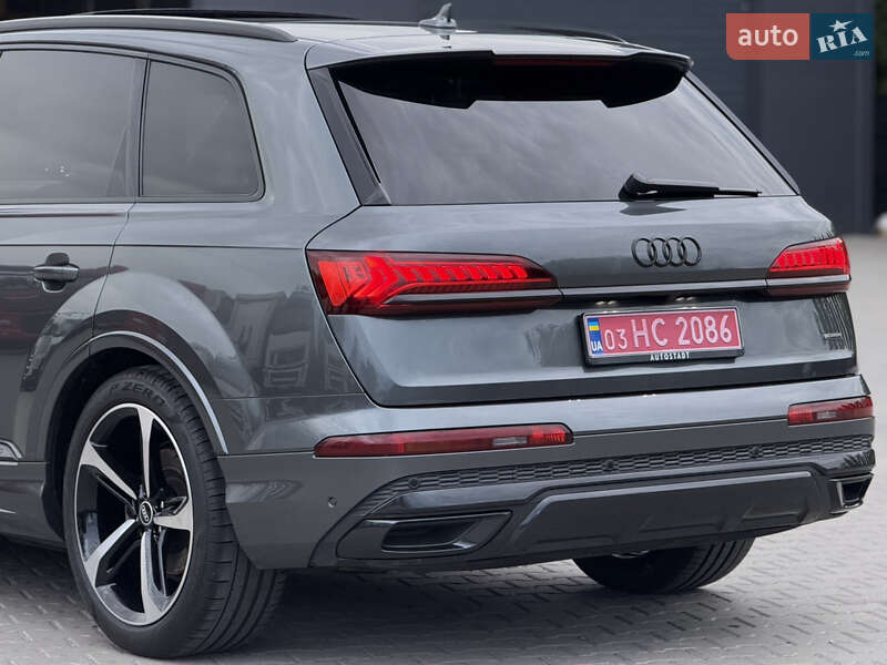 Внедорожник / Кроссовер Audi Q7 2020 в Ровно