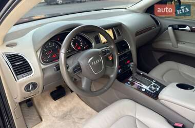 Внедорожник / Кроссовер Audi Q7 2011 в 
